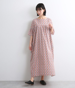 オーガニックコットンフラワー柄ワンピース(ホワイト-ONESIZE)