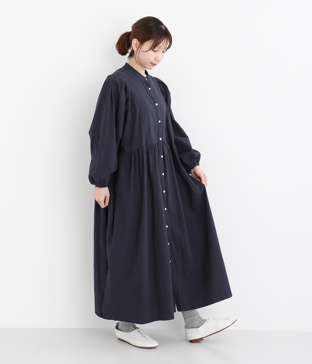 コットンシーチングバードクロ―ワッシャーパフスリーブ前開きワンピース(ネイビー-ONESIZE)