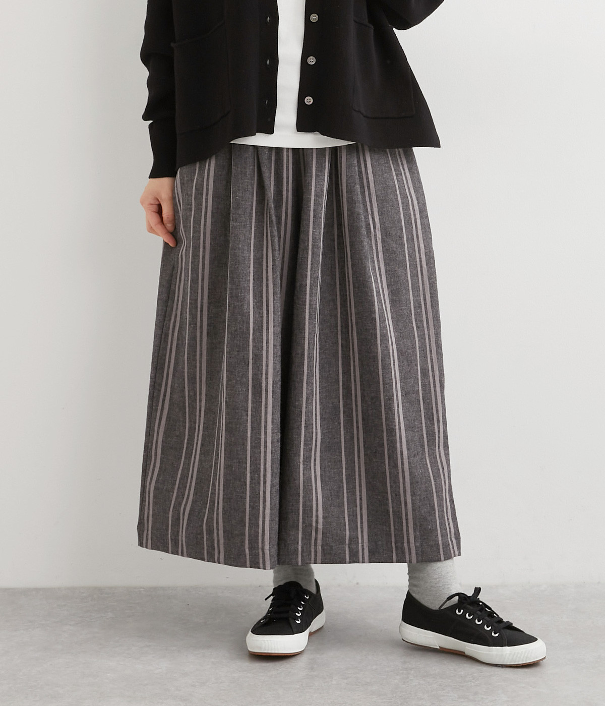 コットンリネンランダムストライプ　タックキュロット(グレー-ONESIZE)