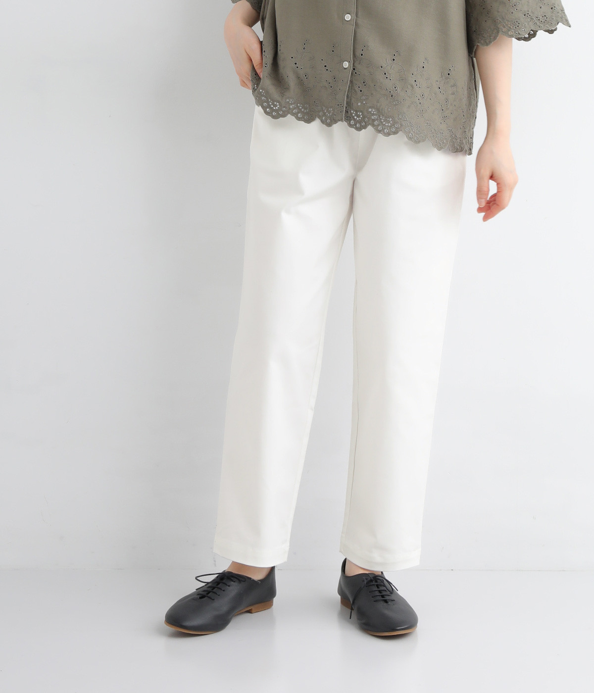 チノストレッチ　テーパードパンツ(ホワイト-ONESIZE)