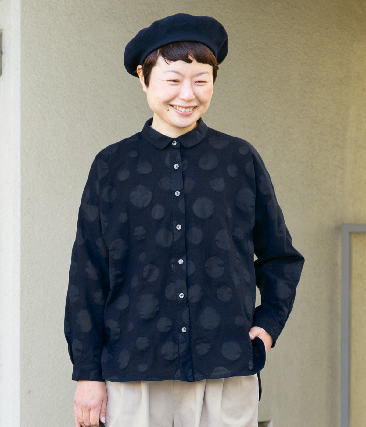 コットンリネン塩縮ドット　ワイドブラウス(ネイビー-ONESIZE)