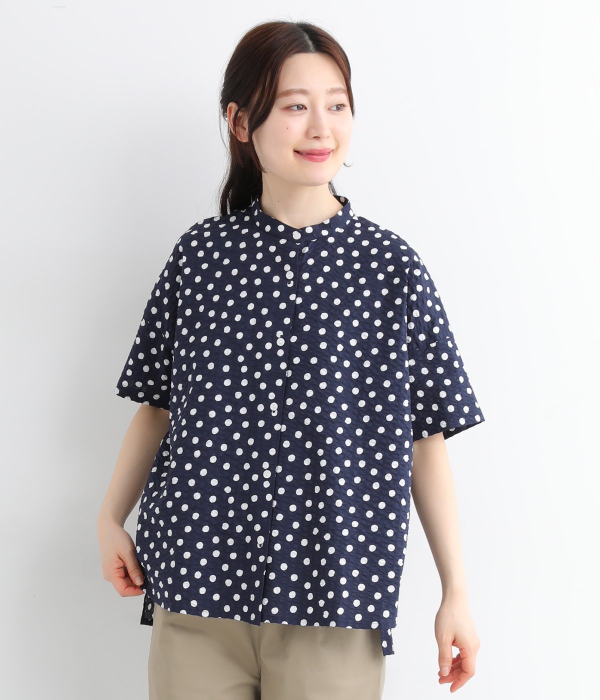 リップルドットプリント　スタンドカラーブラウス(ネイビー-ONESIZE)