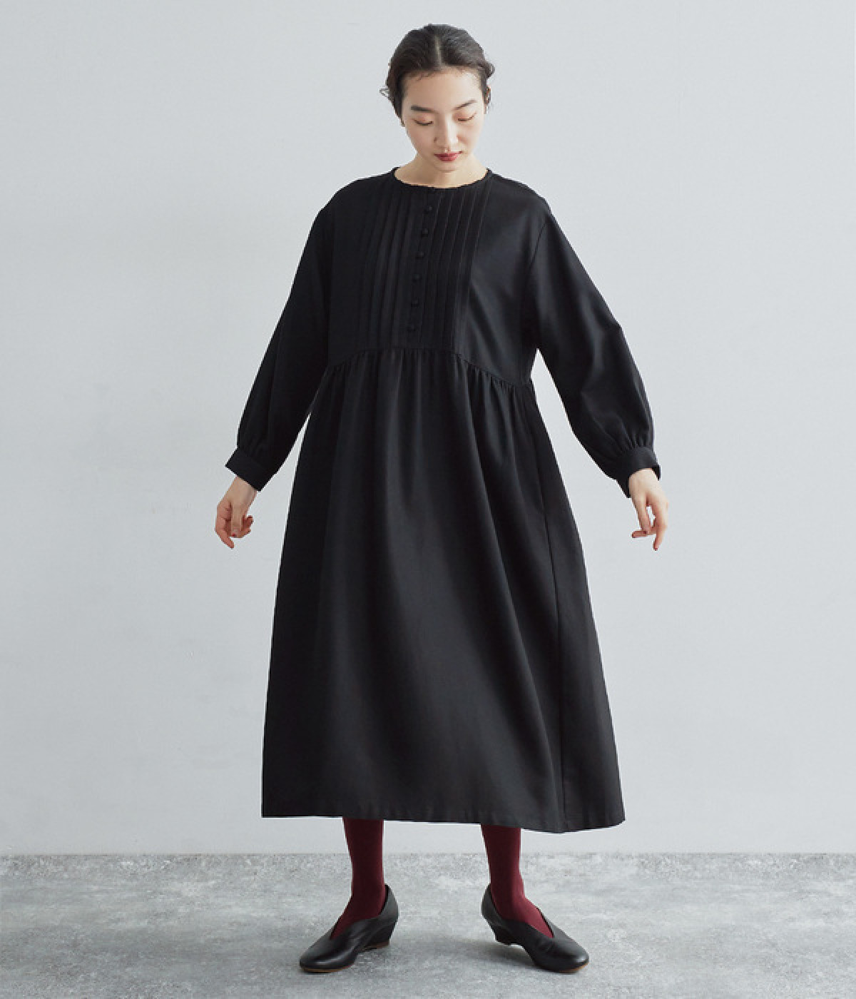 コットンレーヨンピンタックワンピース(ブラック-ONESIZE)