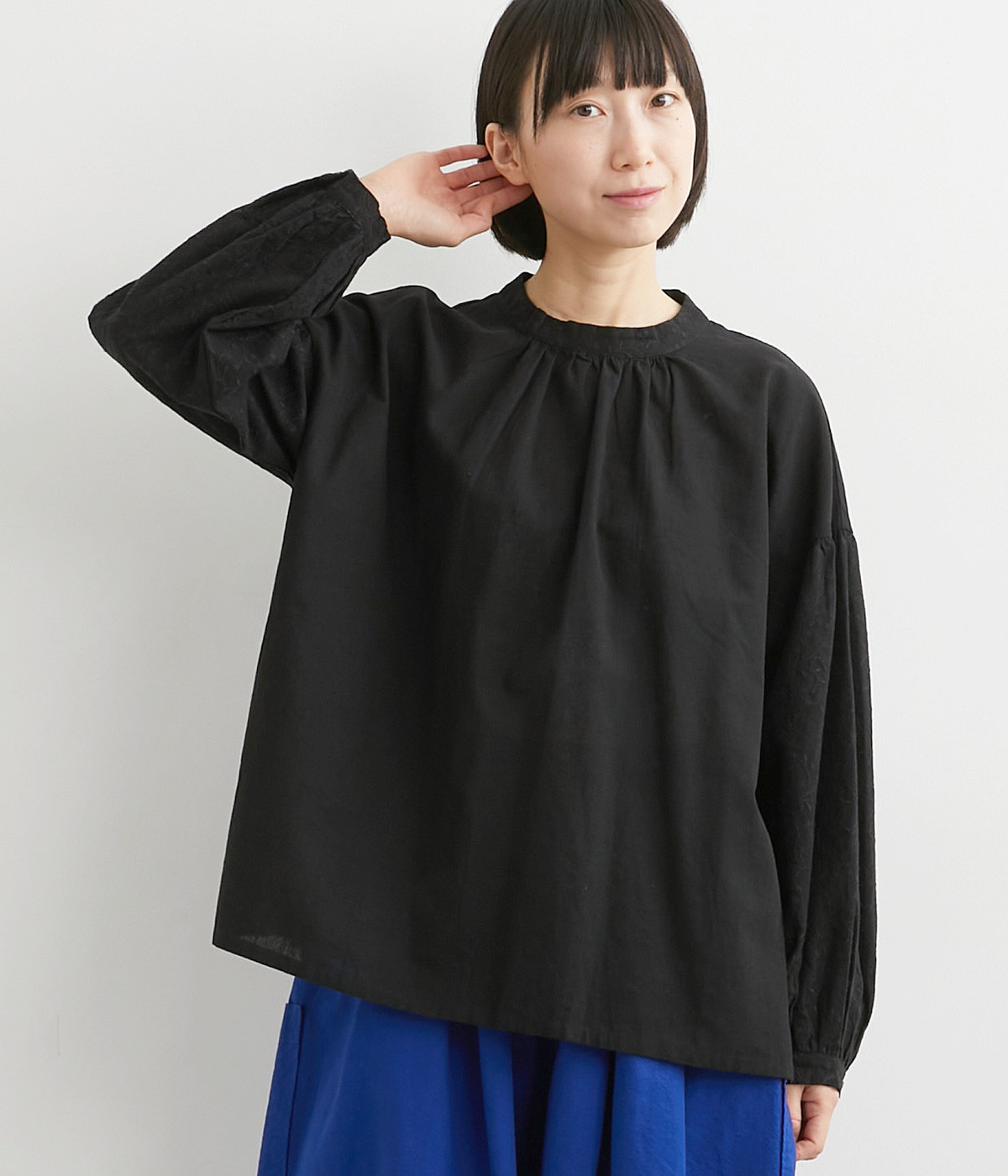 コットンリネン刺繍ブラウス(ブラック-ONESIZE)