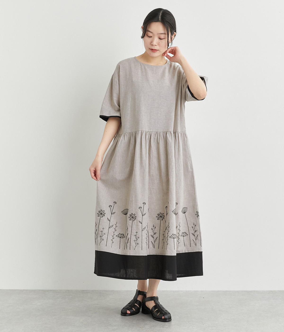 コットンリネン平織り配色切替刺繍ワンピース(ベージュ-ONESIZE)