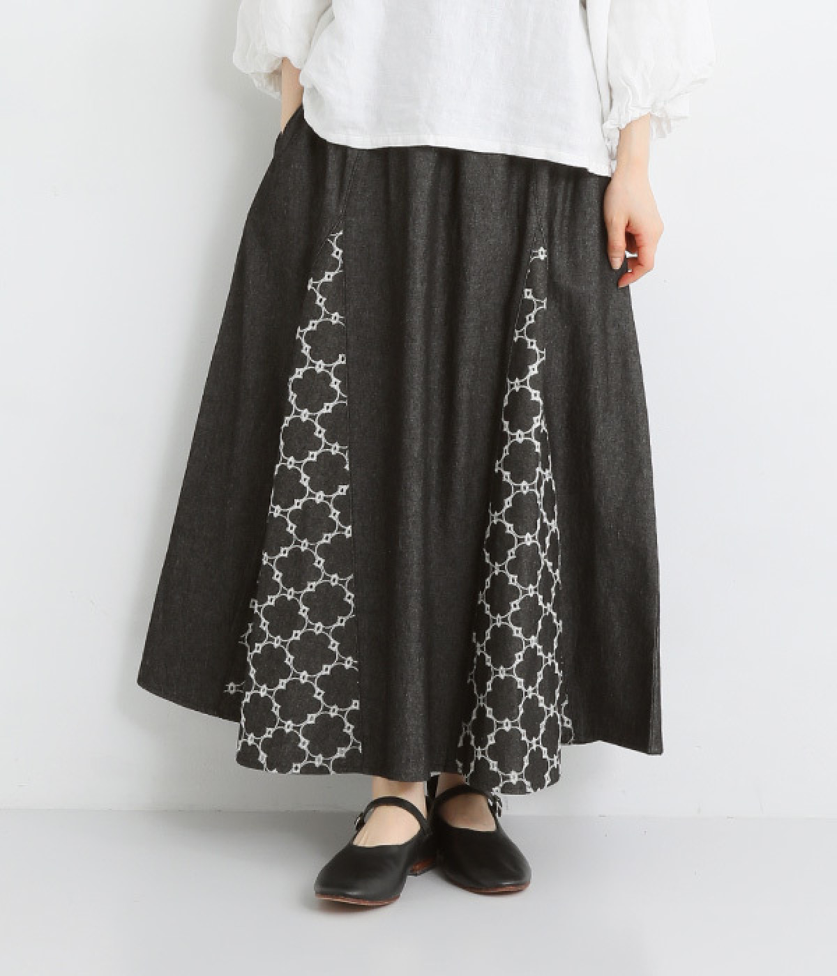 【リンネル掲載】デニム×サークル刺繍パネルスカート(ブラック-ONESIZE)