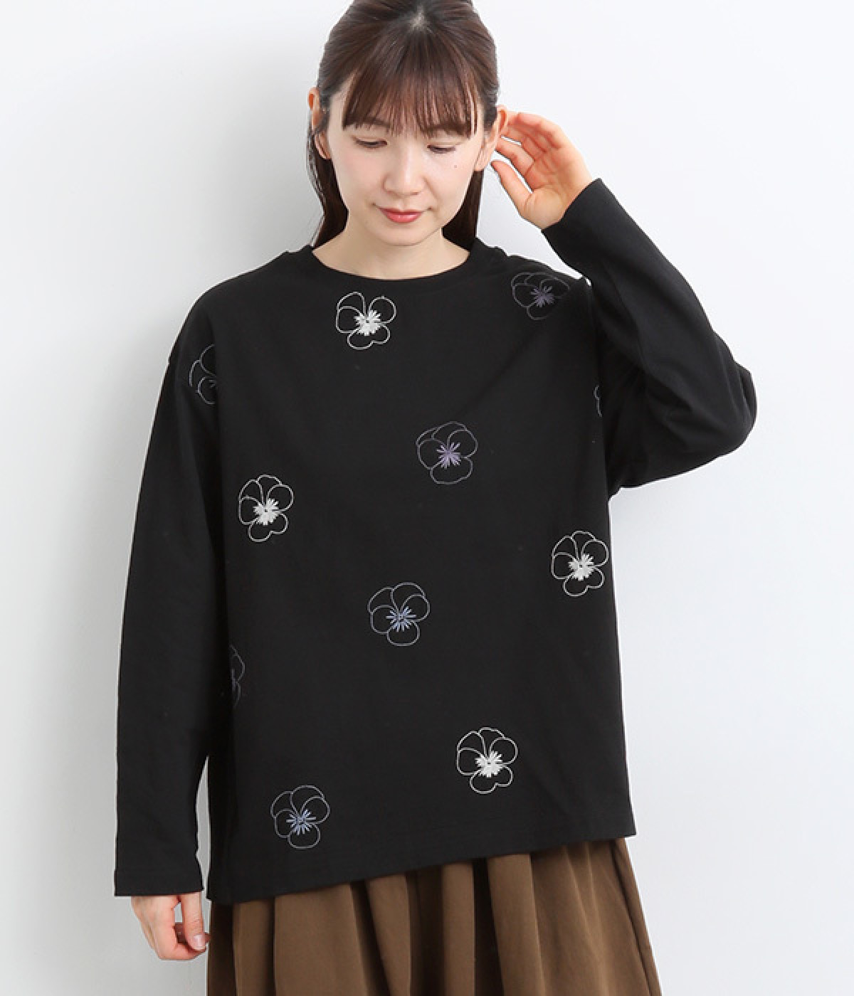 布帛切り替えパンジー刺繍ロンT(ブラック-ONESIZE)