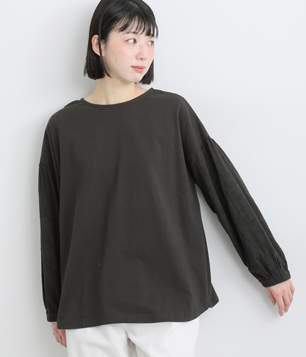 袖ギャザー刺繍プルオーバー(スミクロ-ONESIZE)