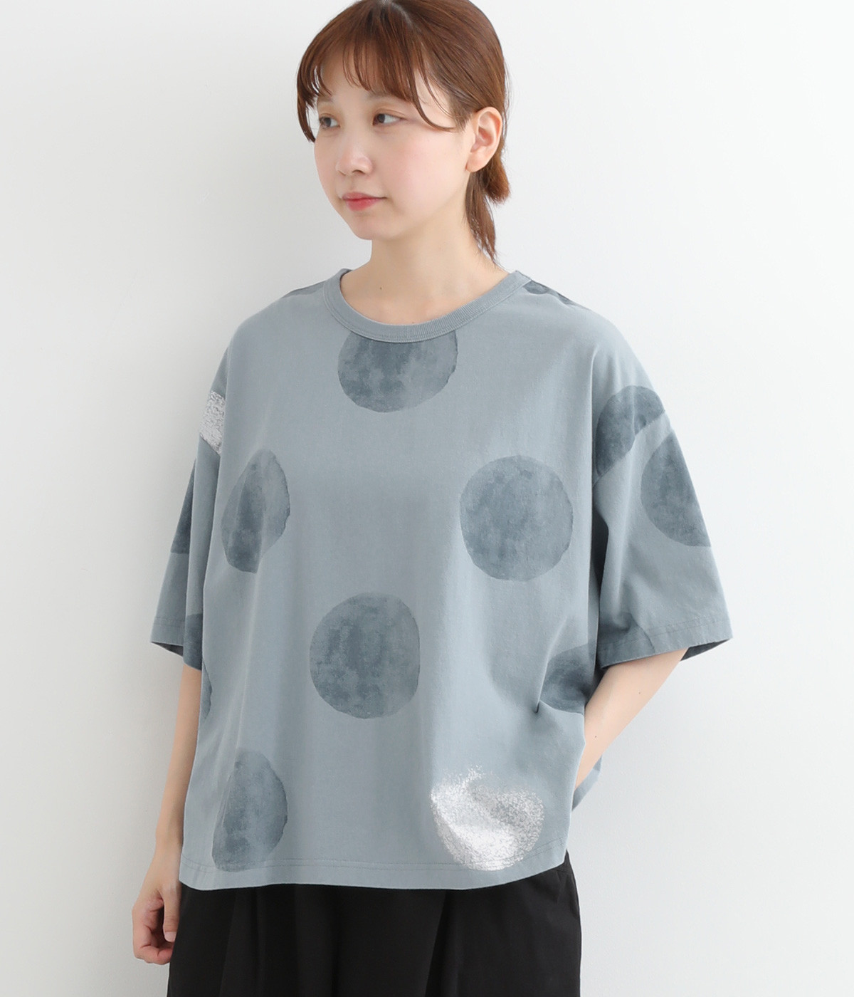 水彩＋箔ドットプリントTシャツ(ライトブルー-ONESIZE)