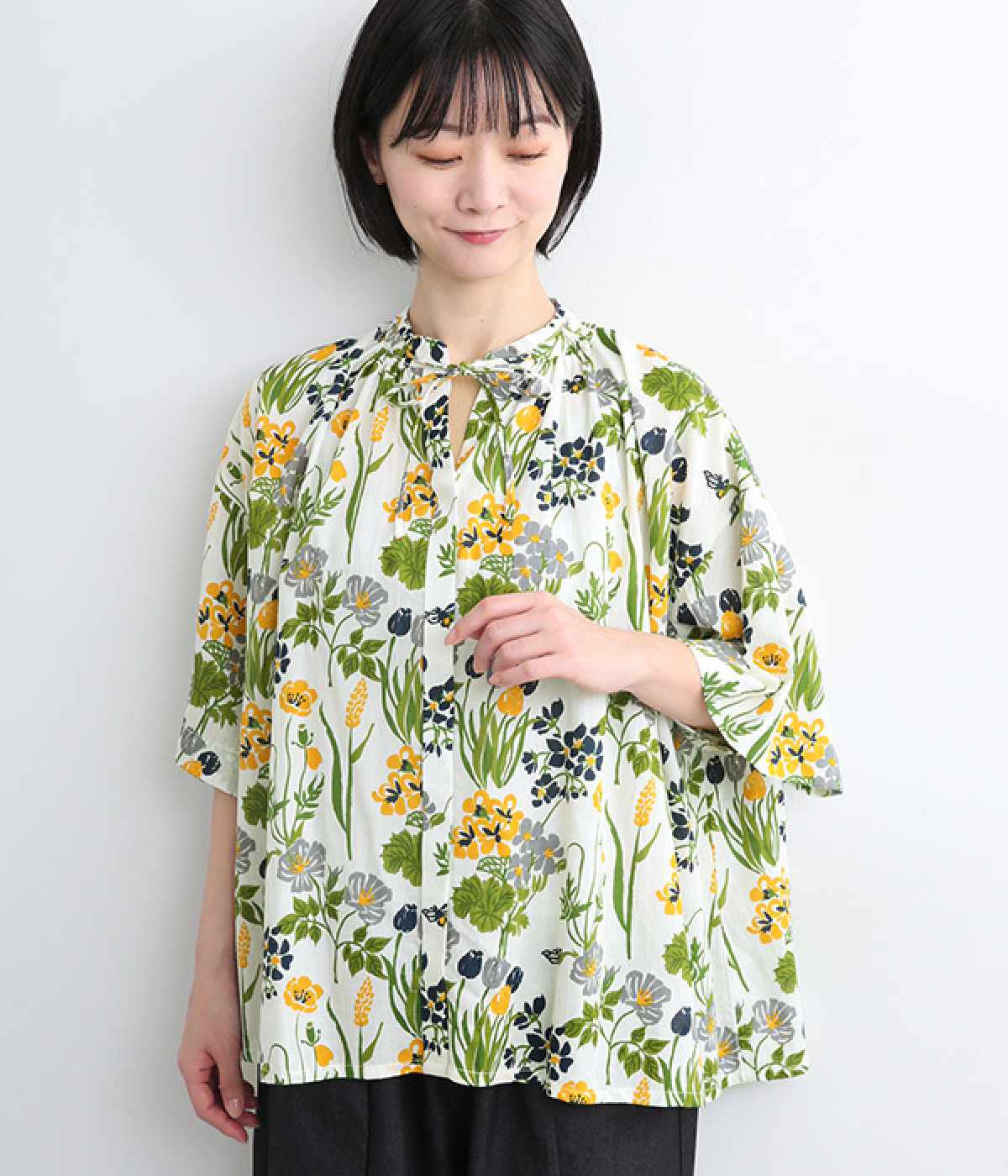 コットンモダールナショナルフラワーブラウス(ホワイト-ONESIZE)