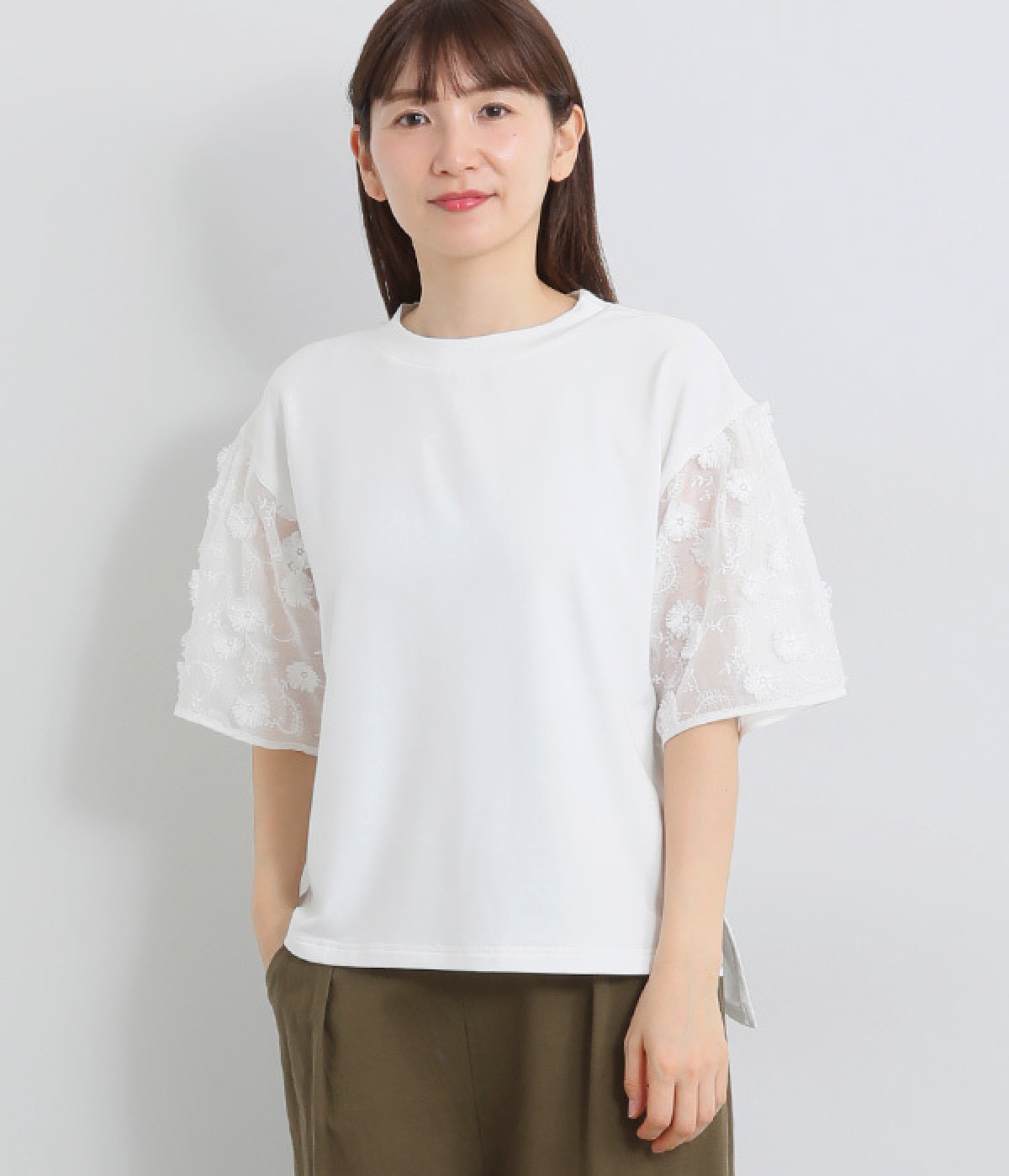 フラワー刺繍スリーブトップス(オフホワイト-ONESIZE)