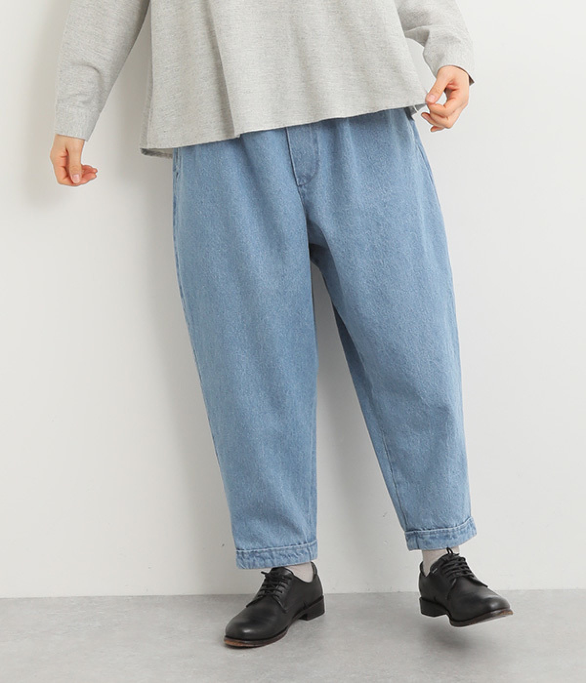 コットンデニムコクーンパンツ(インディゴブルーブリーチ-ONESIZE)