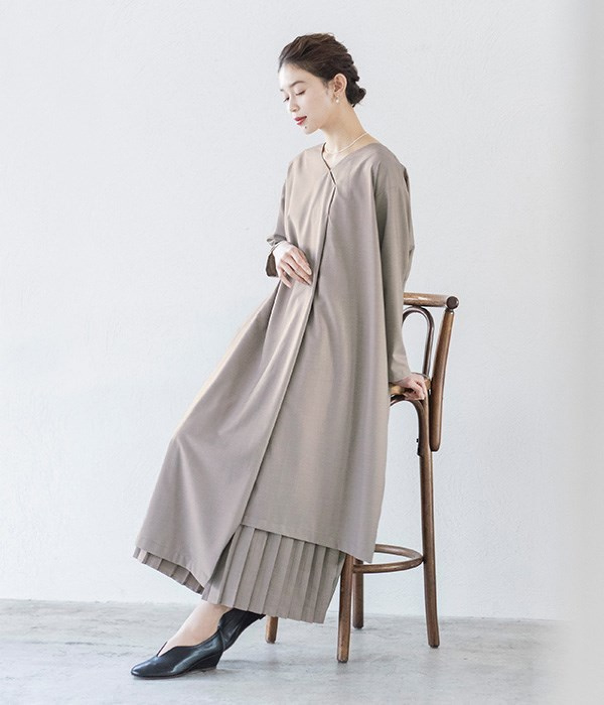 アシンメトリーVネックドレス×プリーツキャミワンピース(グレージュ-ONESIZE)