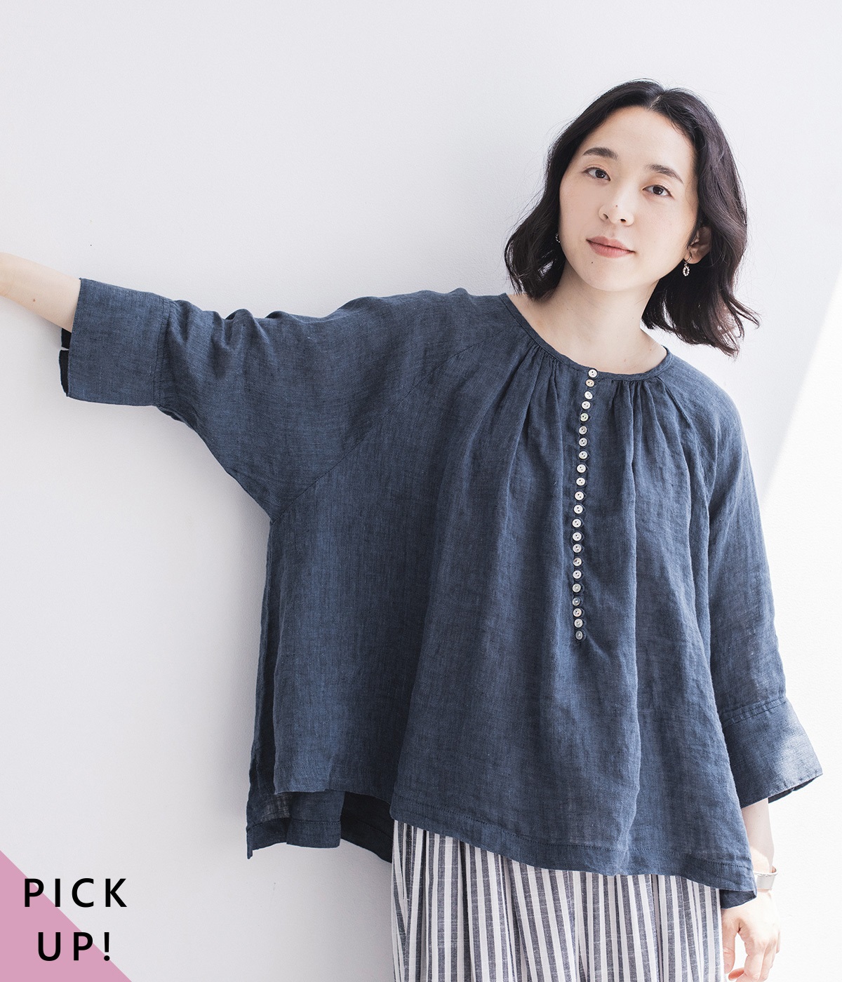 別注｜リネンシャンブレー多ボタンブラウス(ブルー-ONESIZE)