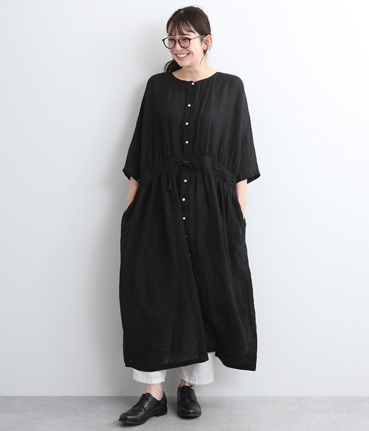 リネンシャンブレー　ウエストひもワンピース(ブラック-ONESIZE)