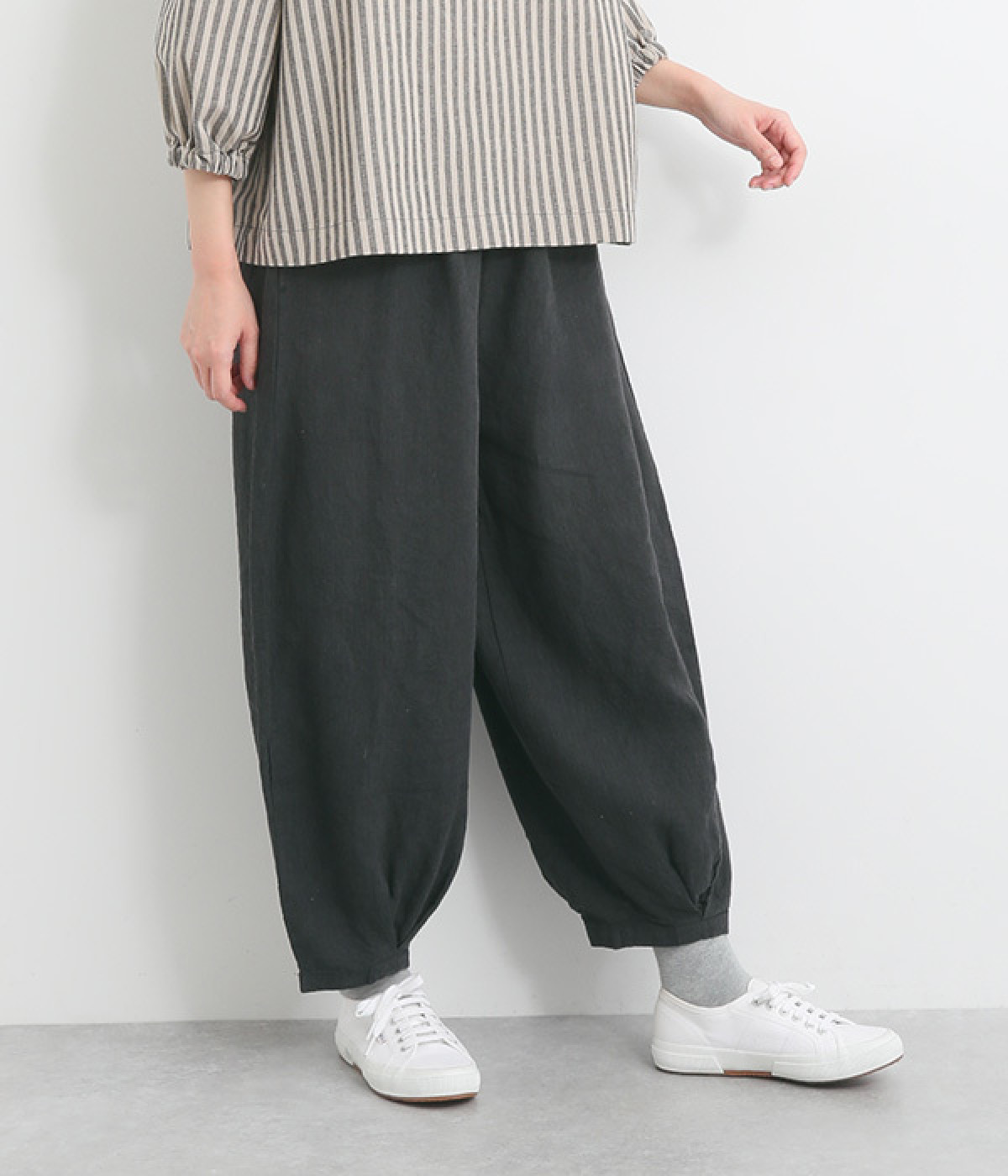 9番手リネン裾タックパンツ(ブラック-ONESIZE)