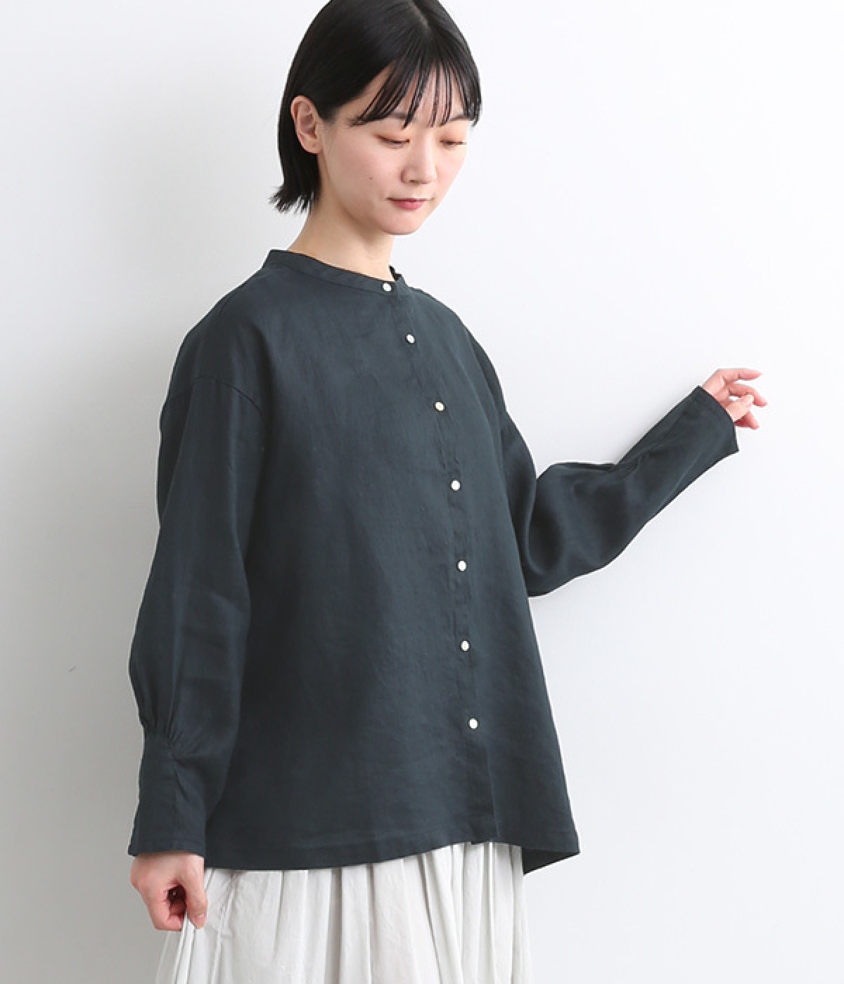14番手リネン袖口多ボタンデザインブラウス(ネイビー-ONESIZE)