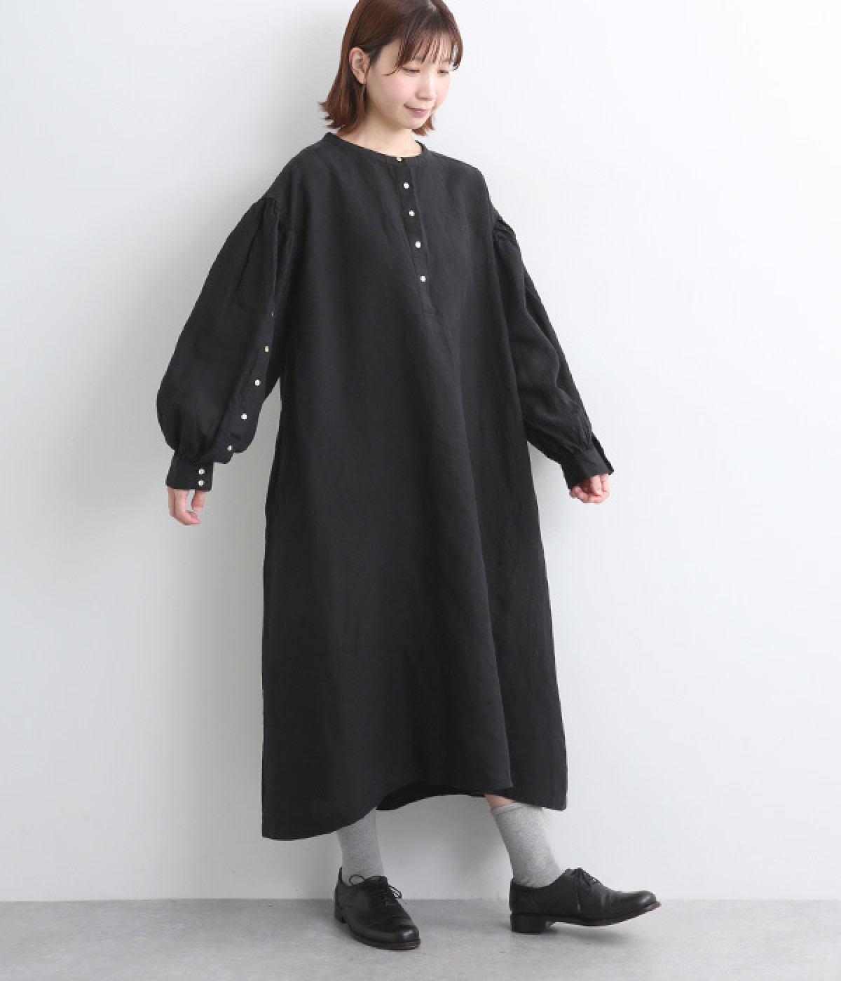 14番手リネン袖ボタンあきデザインワンピース(ブラック-ONESIZE)
