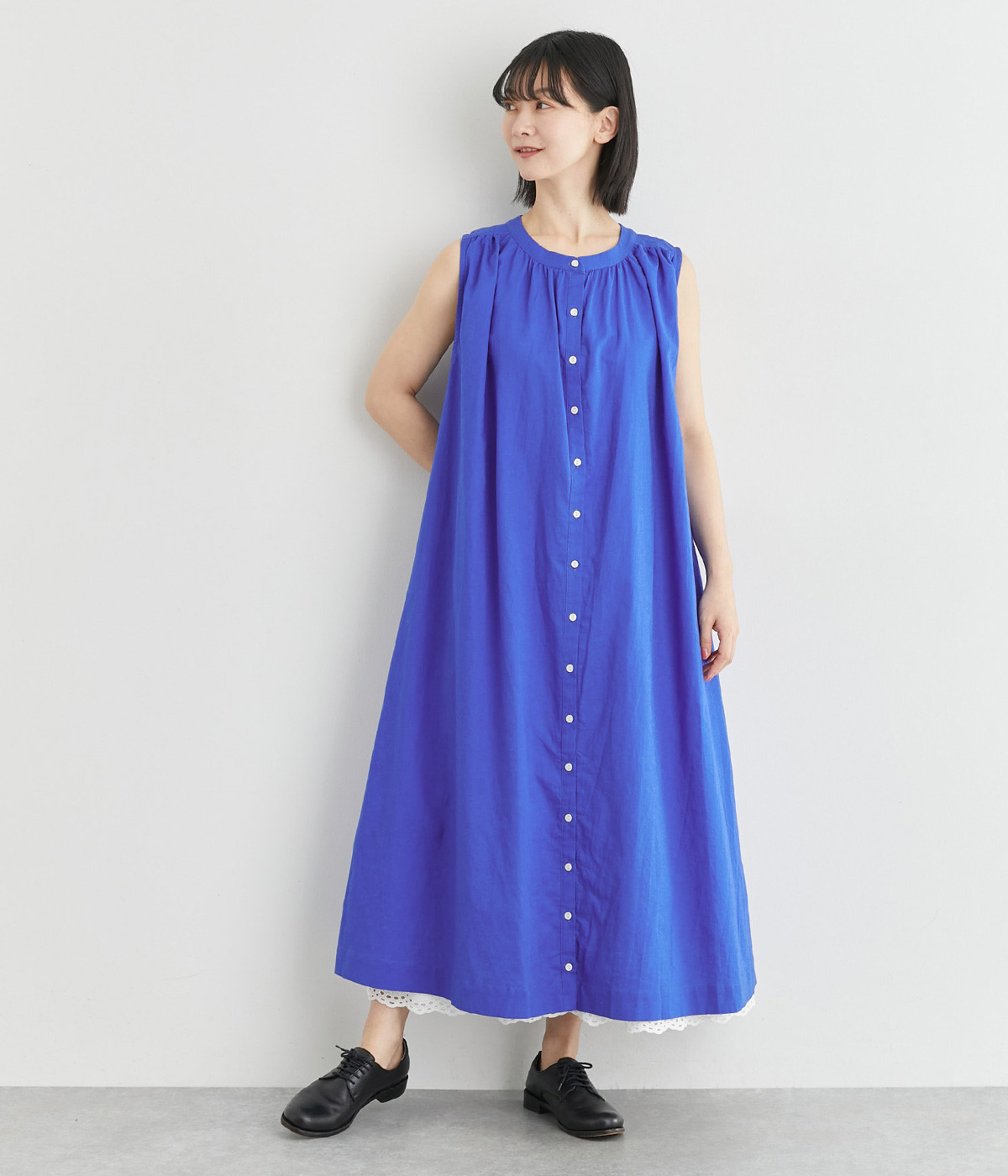 コットンリネン　ギャザーノースリーブワンピース(ロイヤルブルー-ONESIZE)
