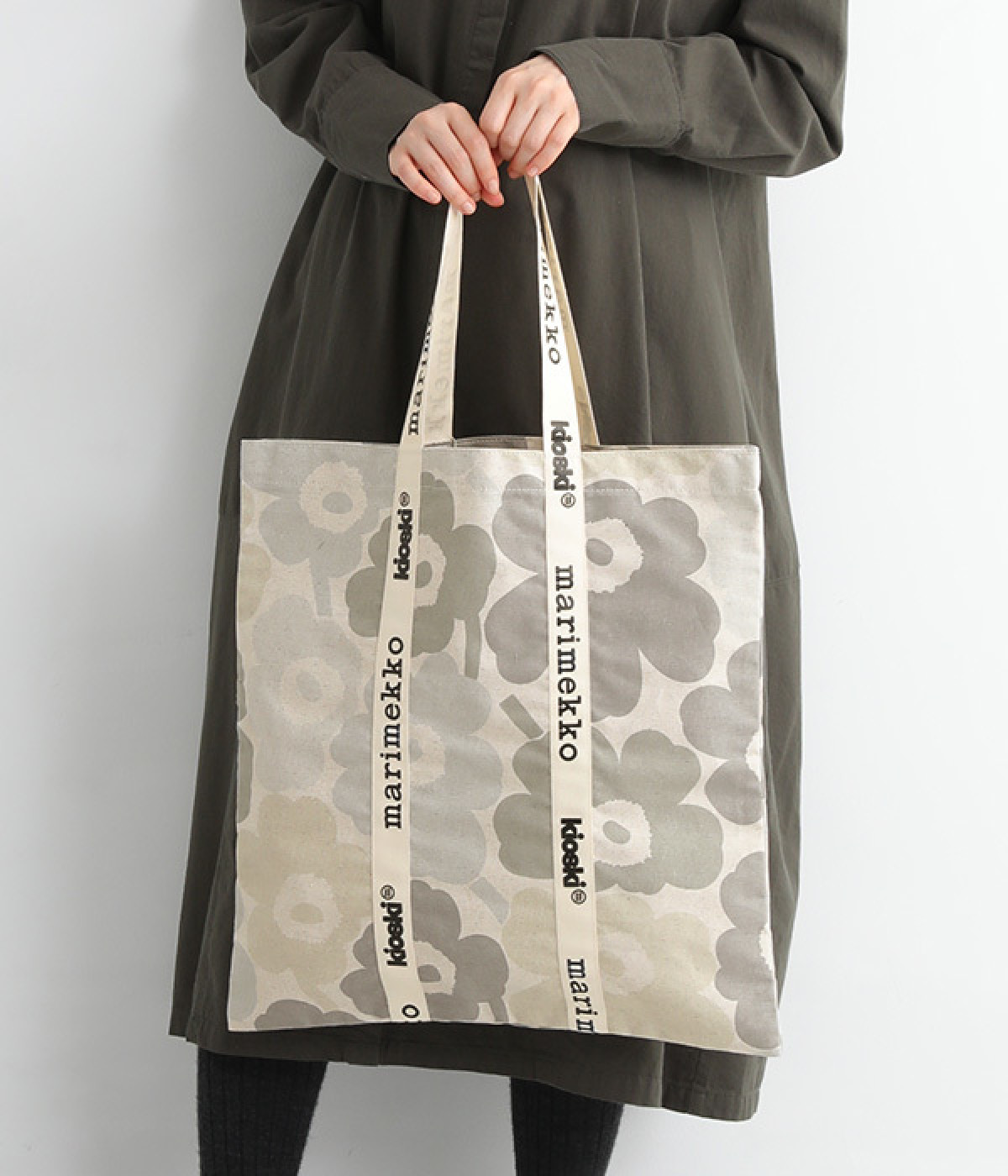 【日本限定】kioski Carrier Midi Unikko トートバッグ　(グレー-ONESIZE)