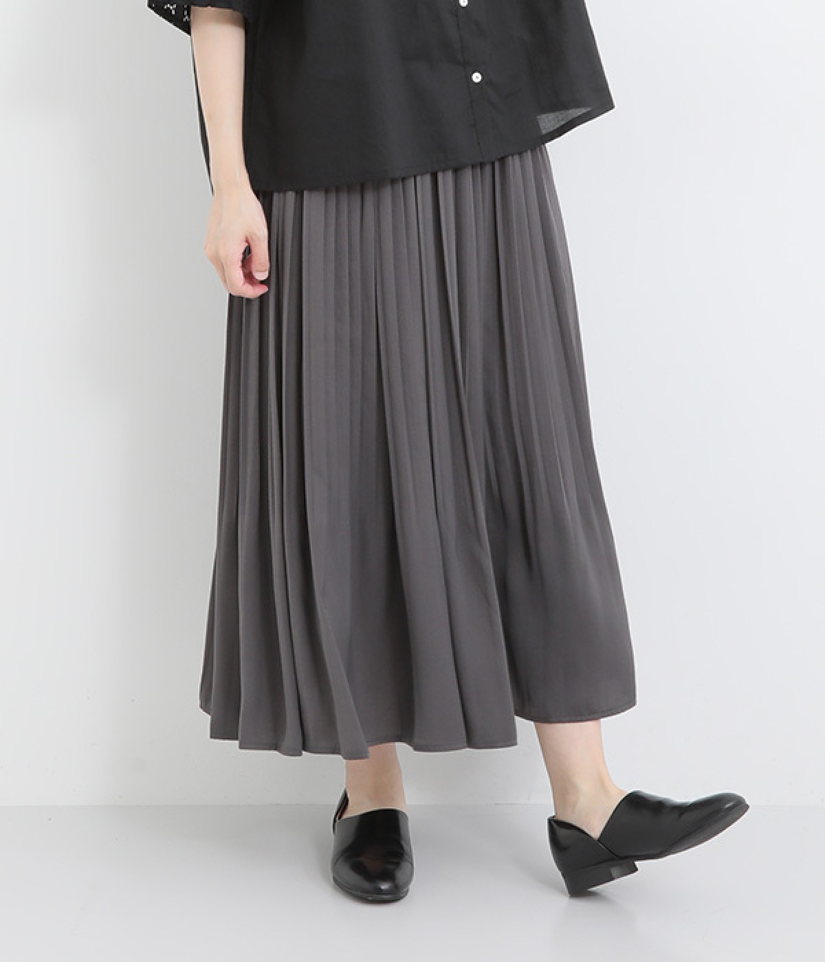 アンティークサテン消しプリーツスカート(チャコール-ONESIZE)