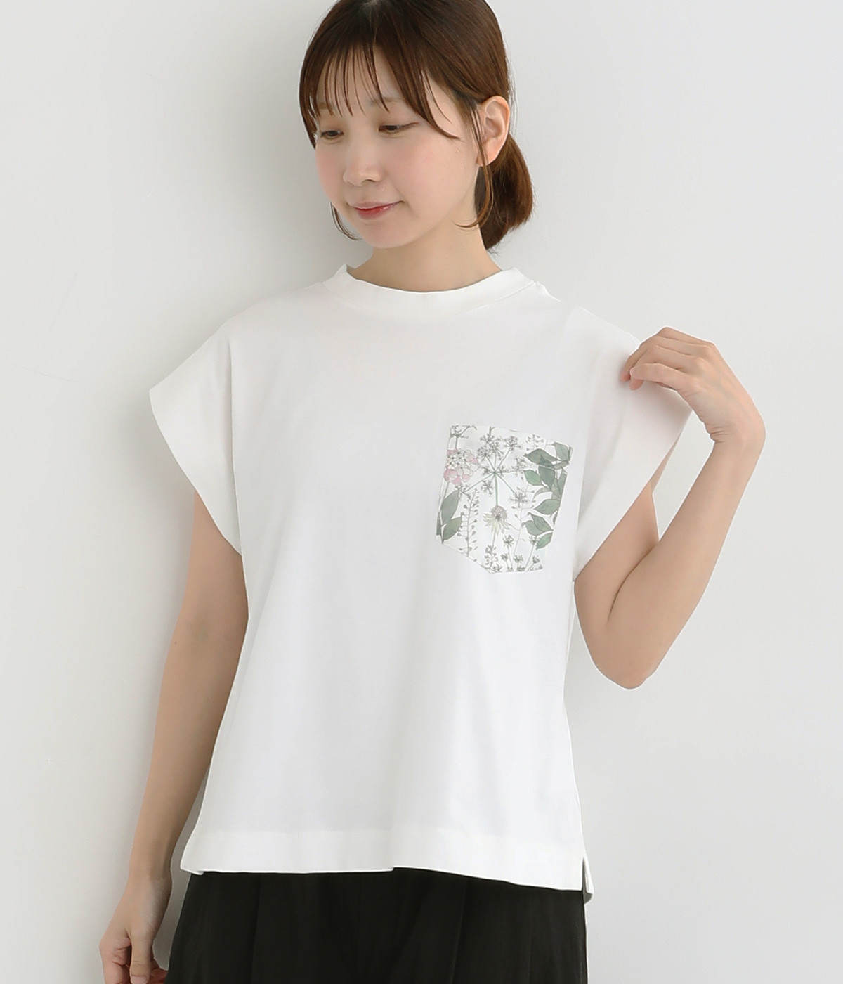 コットン天竺LIBERTYポケットフレンチスリーブプルオーバー(オフホワイト-ONESIZE)