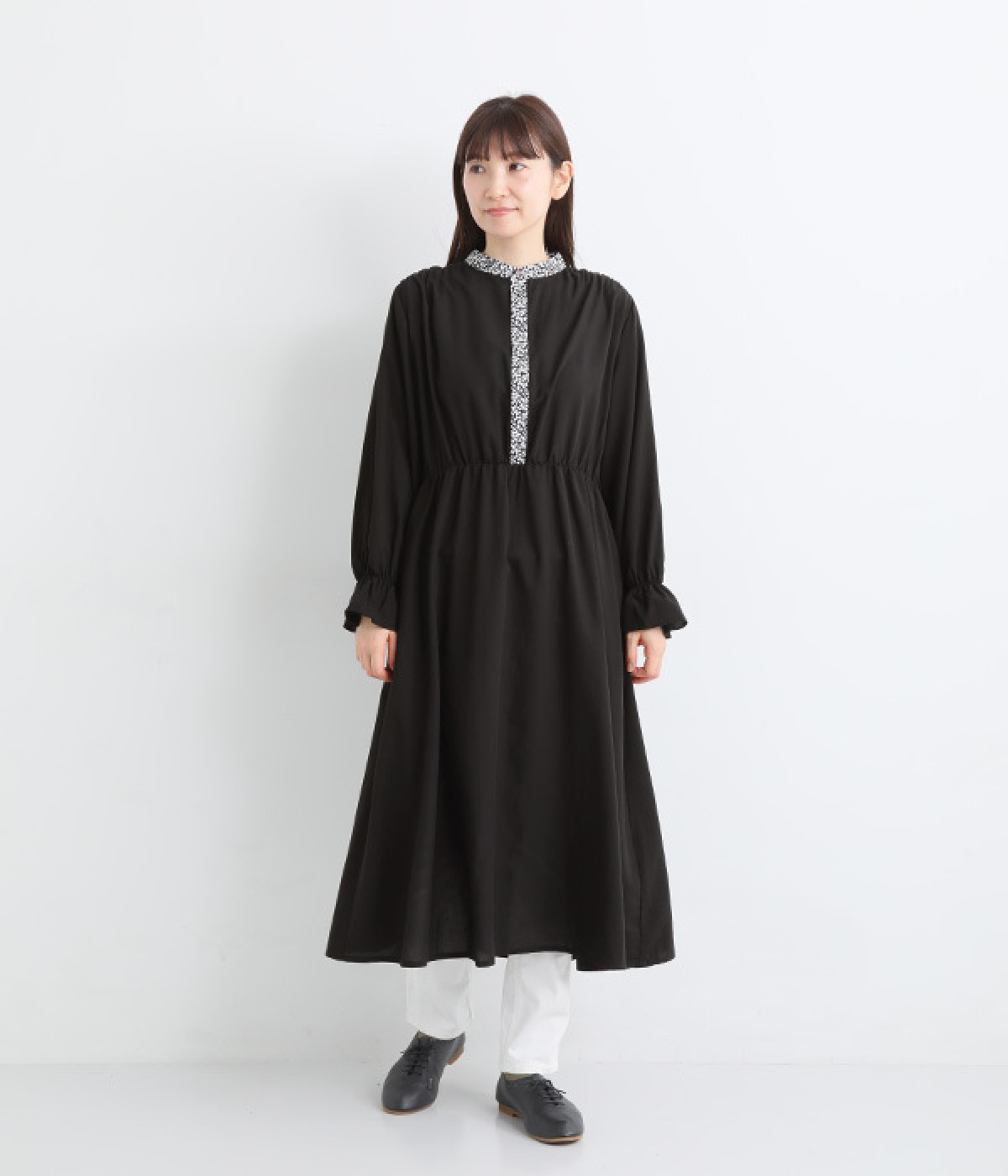テンセルラミーLIBERTY部分使いゴムギャザーワンピース(ブラック-ONESIZE)