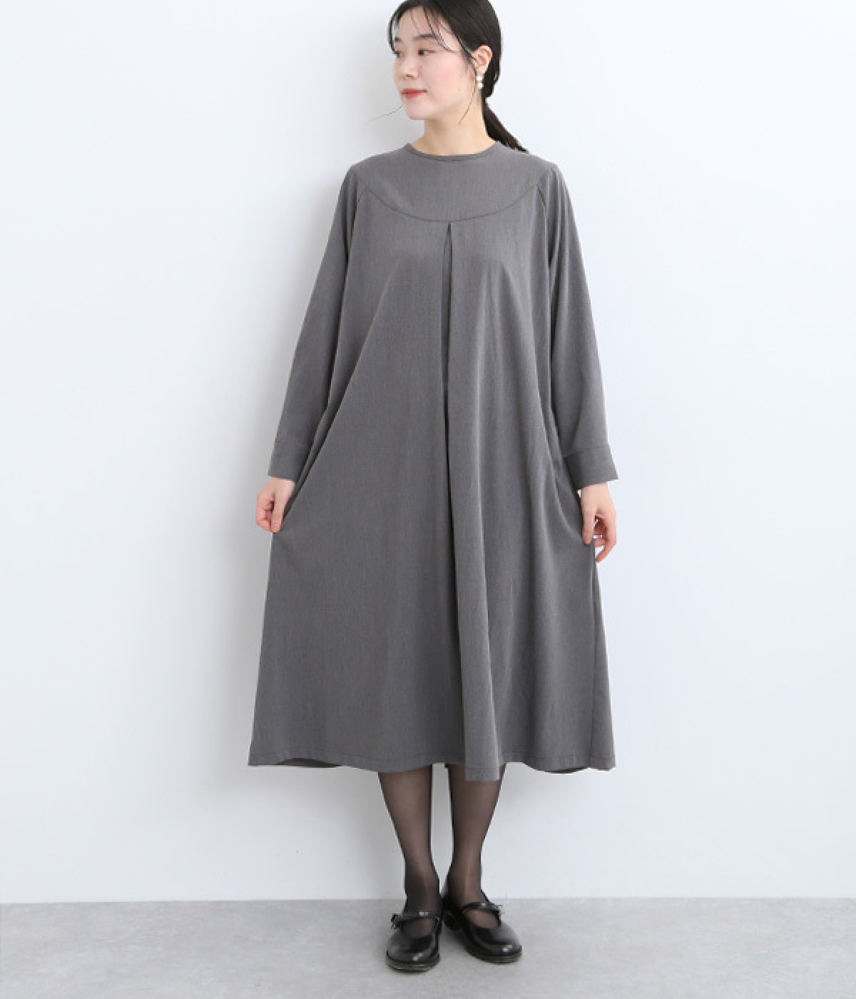 ポリエステルレーヨンポリウレタンツイルラウンドヨークワンピース(チャコール-ONESIZE)