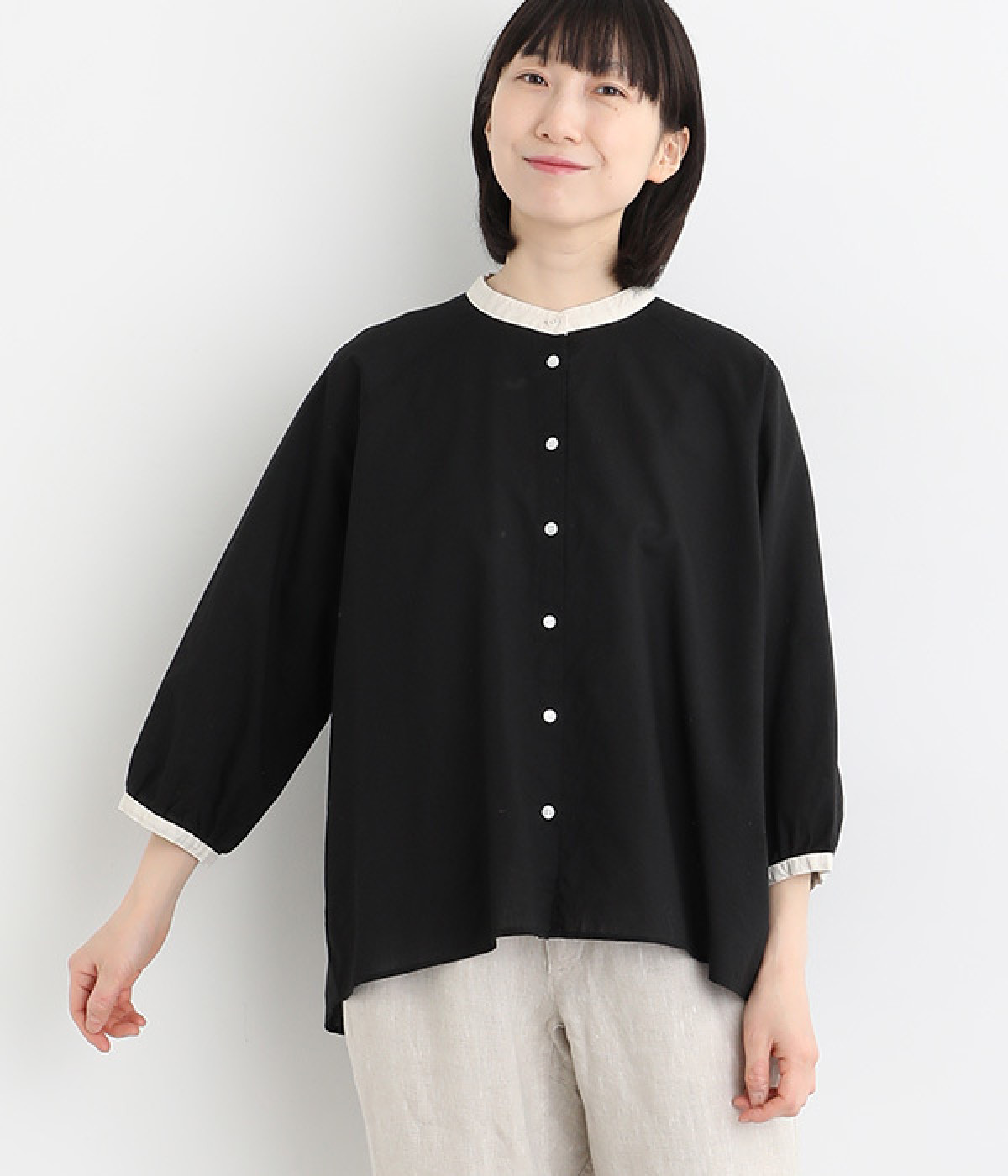 コットンリネンキャンブリック製品洗いバンドカラーブラウス(ブラック-ONESIZE)