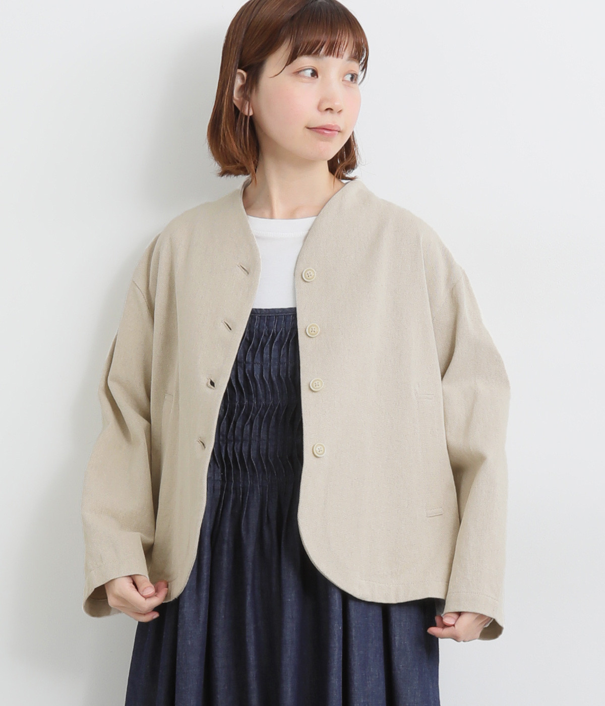 コットンリネンエルボーロゴ刺繍ノーカラージャケット(キナリ-ONESIZE)