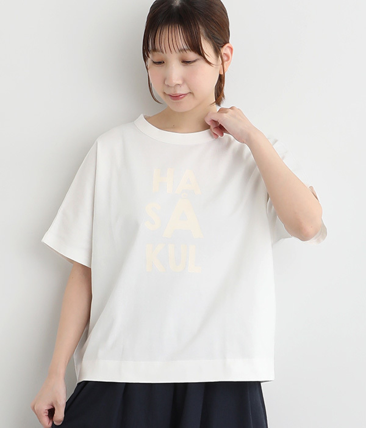 Clocheコットン前後ロゴプリントTシャツ(オフホワイト-ONESIZE)
