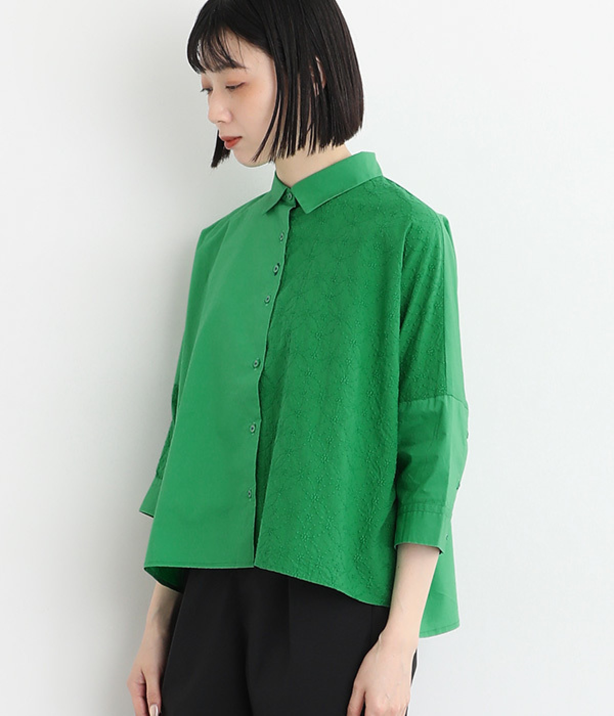 エンブロイダリーmiscクロップド6分袖ワイドシャツ(グリーン-ONESIZE)