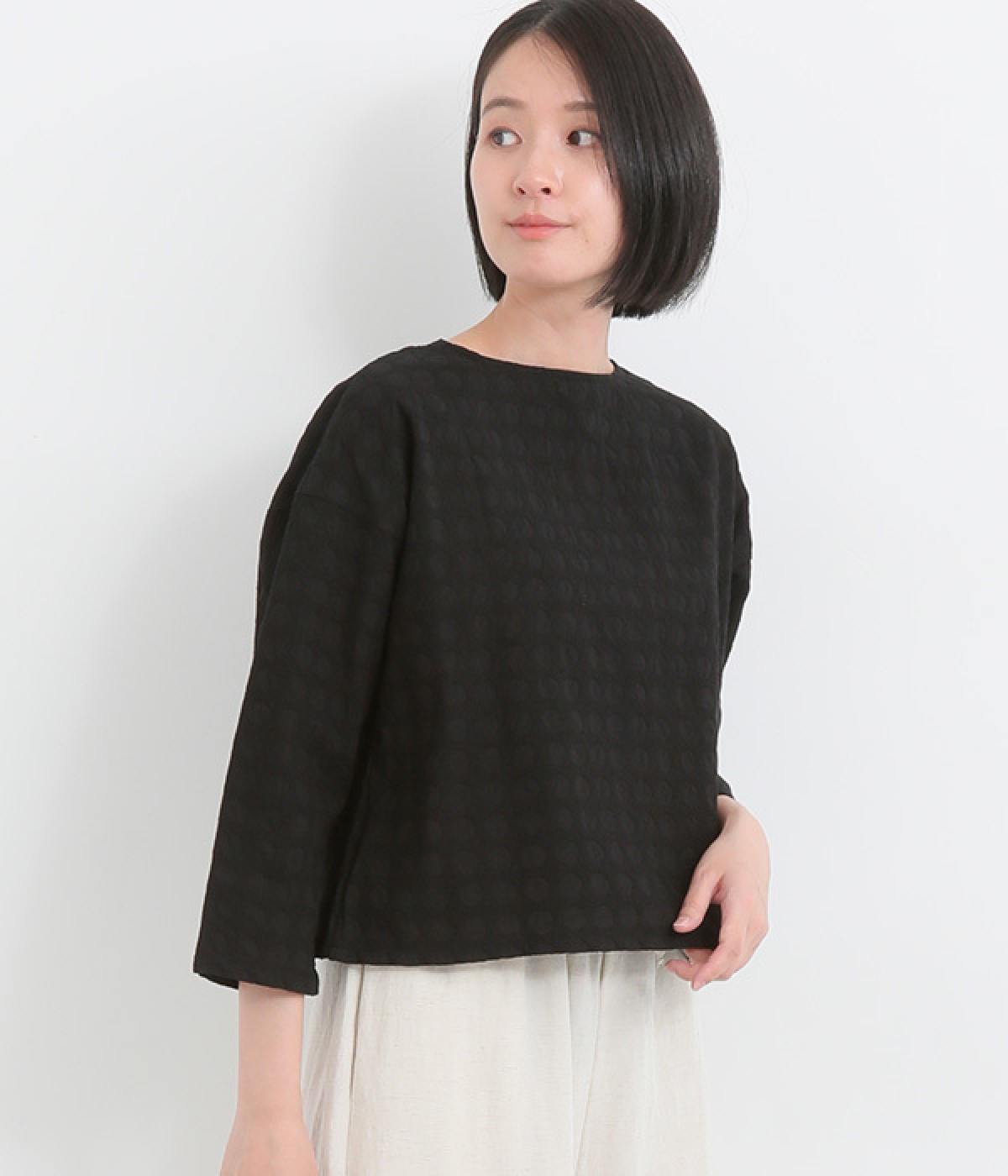 サークルエンブロイダリー2wayノーカラートップス(ブラック-ONESIZE)