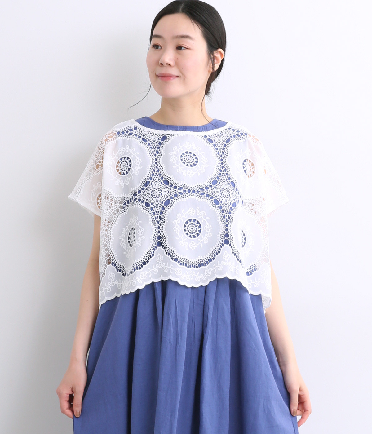 刺繍レースクロップドレイヤートップス(オフホワイト-ONESIZE)