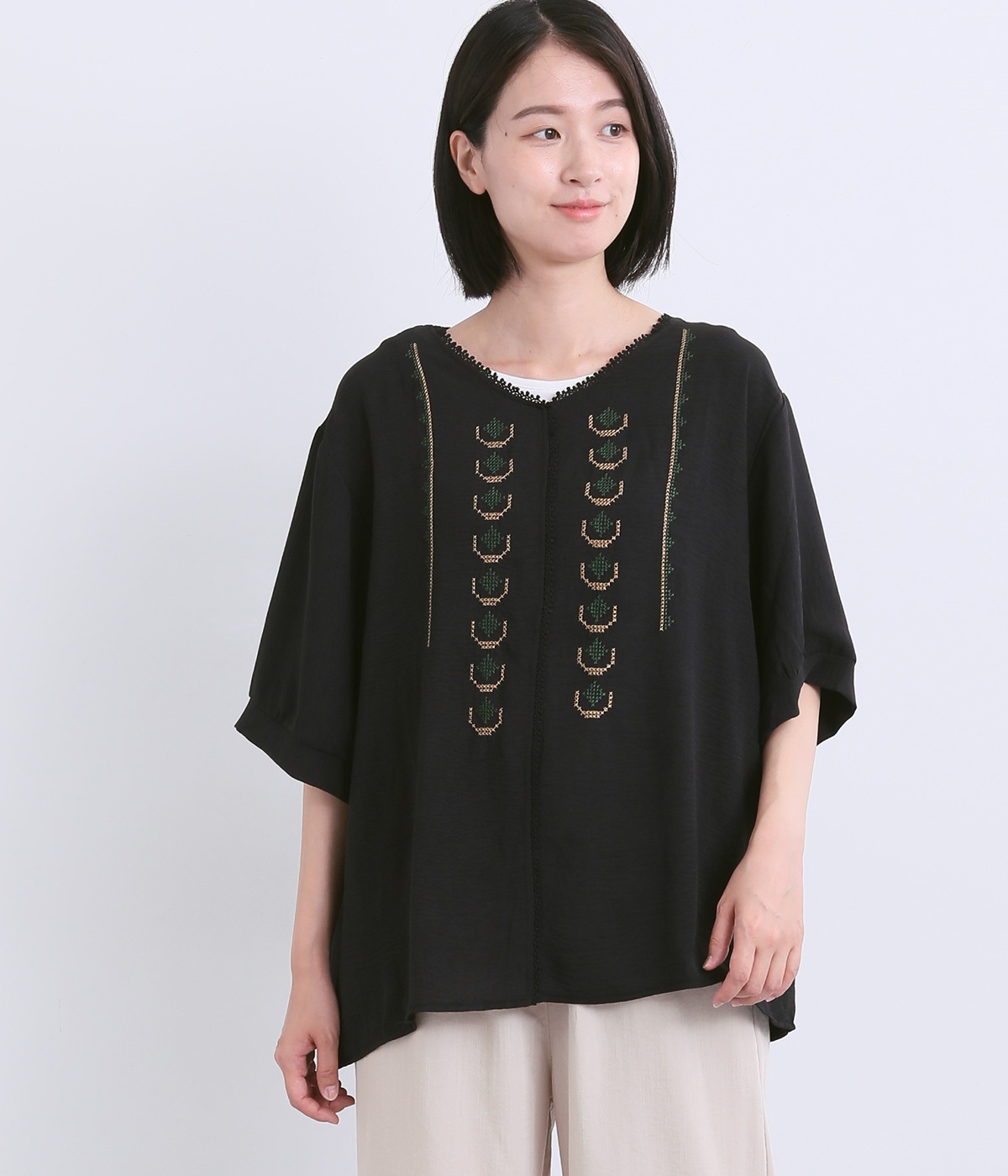 刺繍 Vネックプルオーバー(ブラック-ONESIZE)