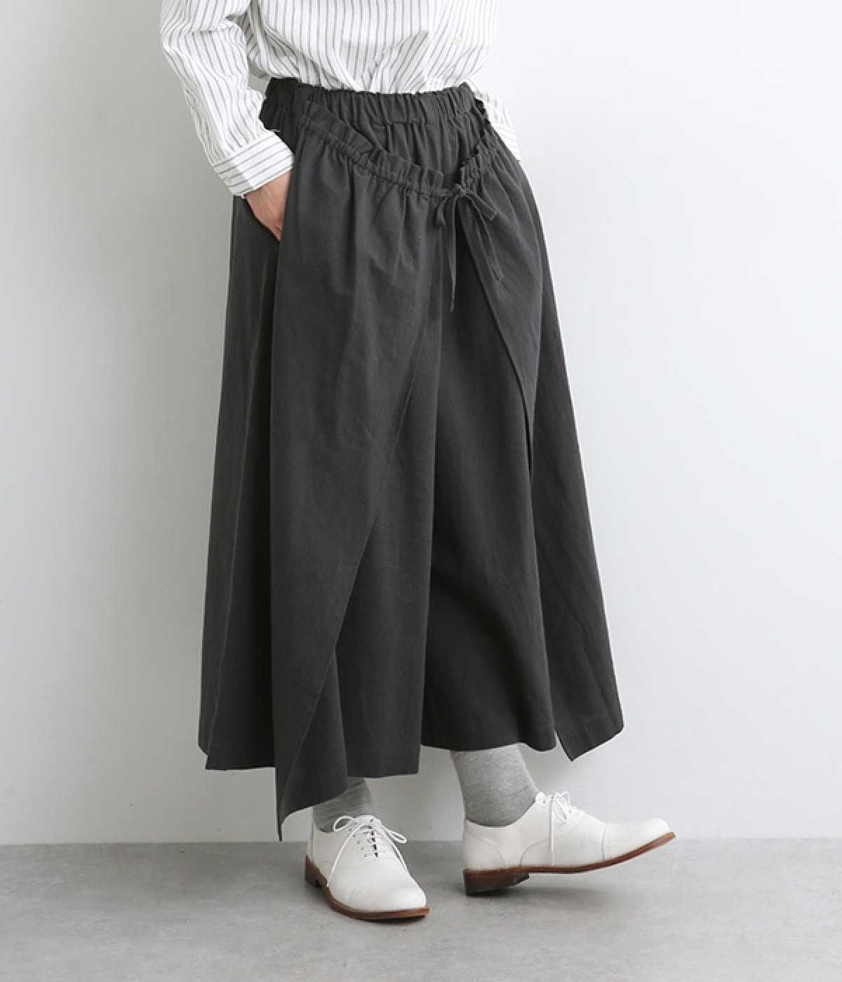 コットンリネン 8分丈ラップ付きワイドパンツ(チャコール-ONESIZE)