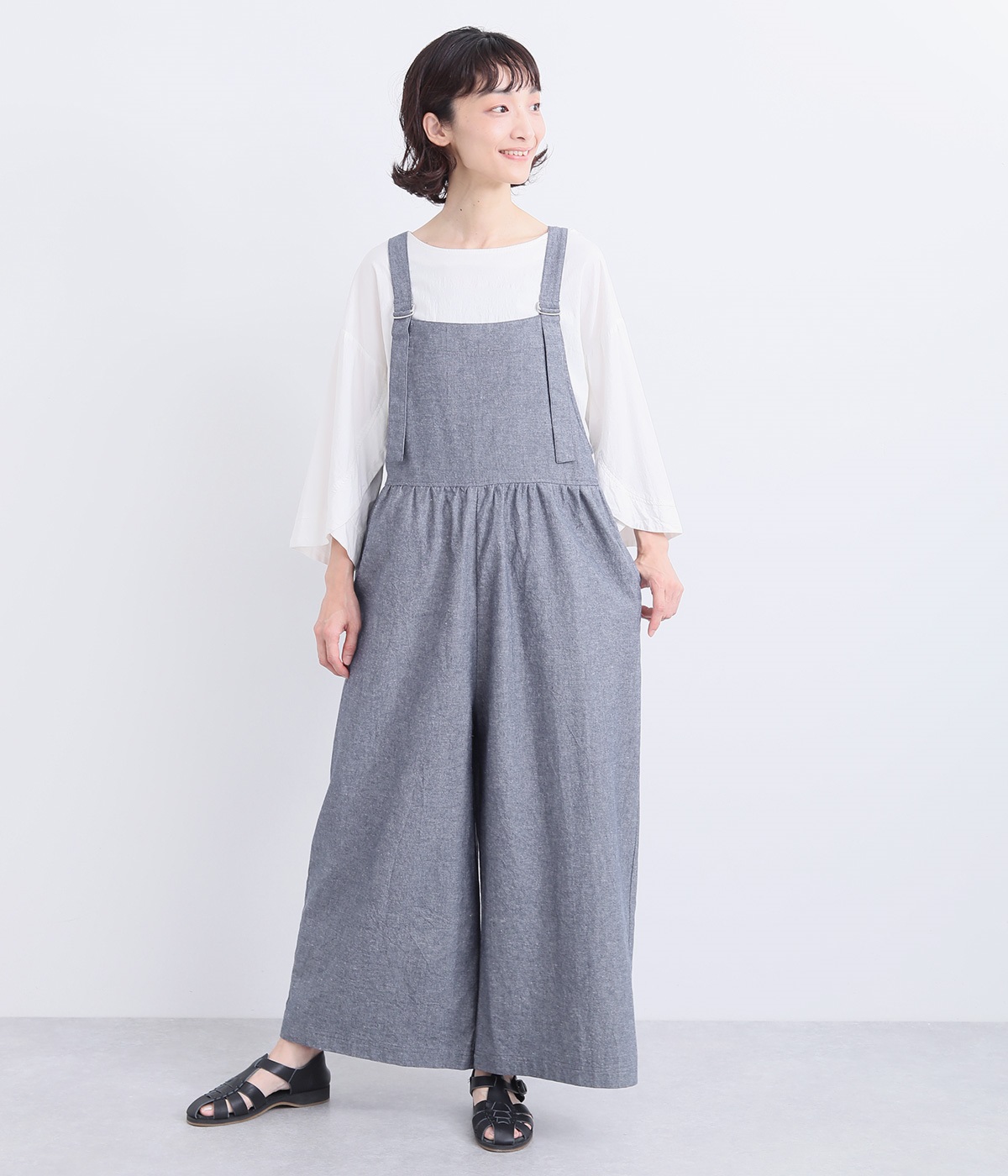 先染めコットンリネンシャンブレー ギャザーサロペット(ネイビー-ONESIZE)