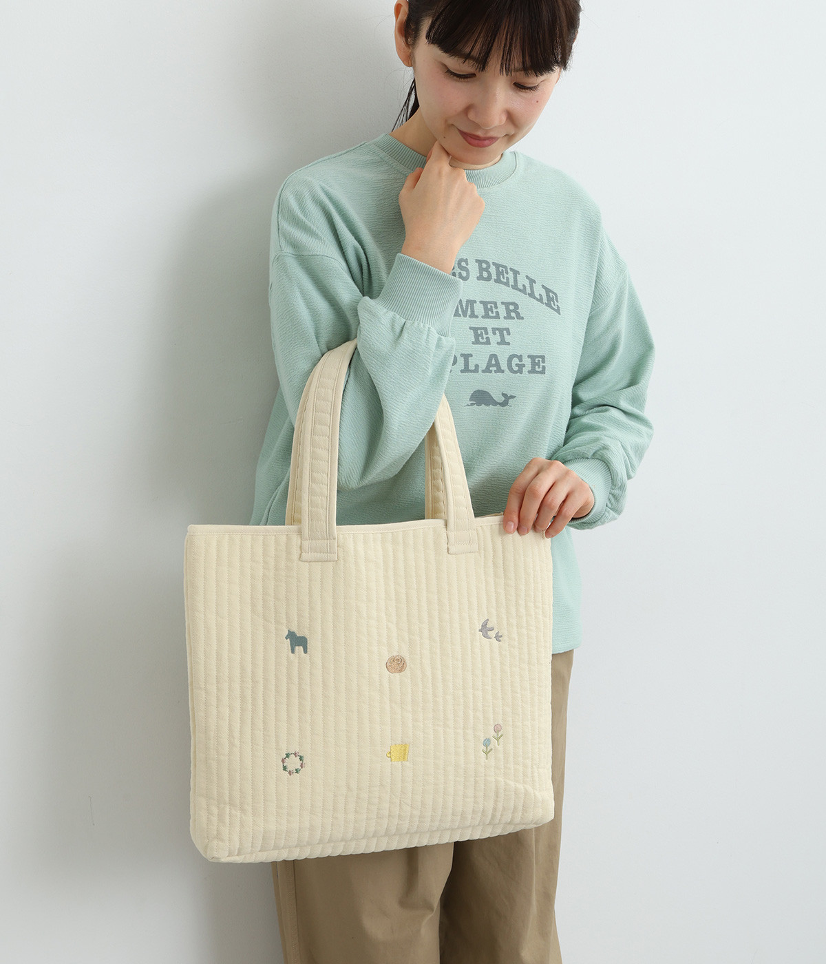 北欧モチーフ刺繍入りキルトバッグ(ライトベージュ-ONESIZE)