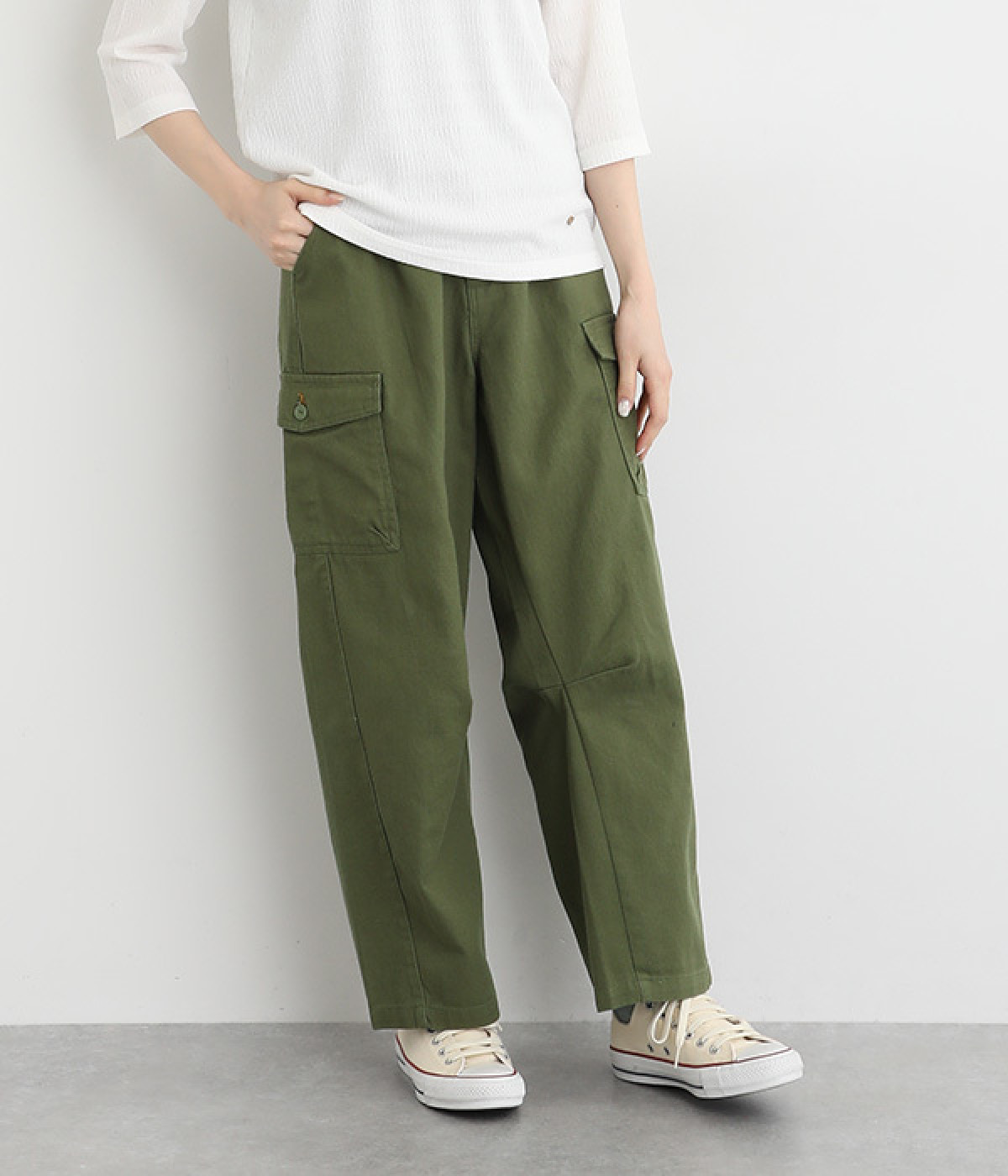 庭刺繍入りバレルカーゴパンツ(カーキ-L)