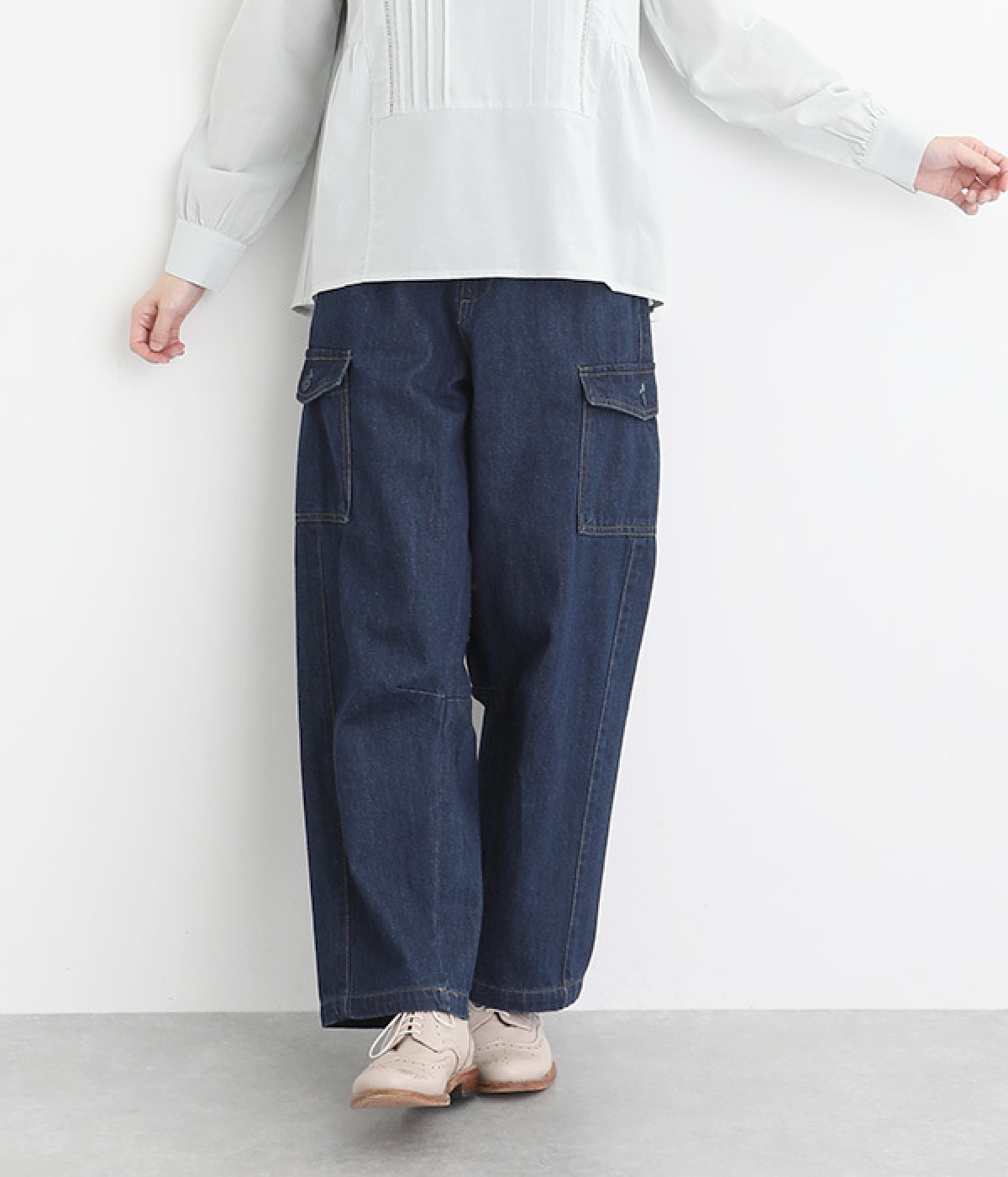 庭刺繍入りバレルカーゴパンツ(インディゴネイビー-L)