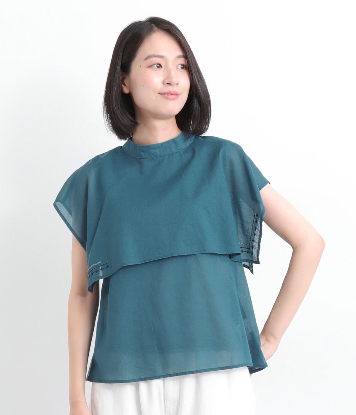 コットン手仕事刺繍入りケープブラウス(ブルーグリーン-L)
