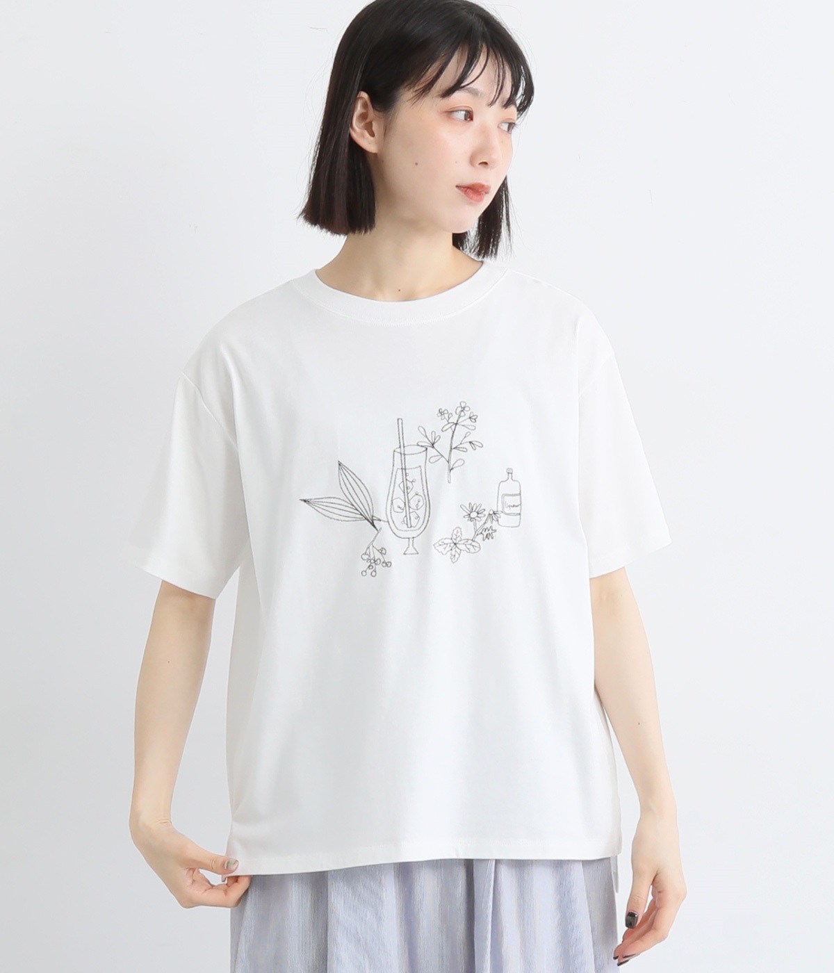 コットン天竺リキュール刺繍Tシャツ(オフホワイト-L)