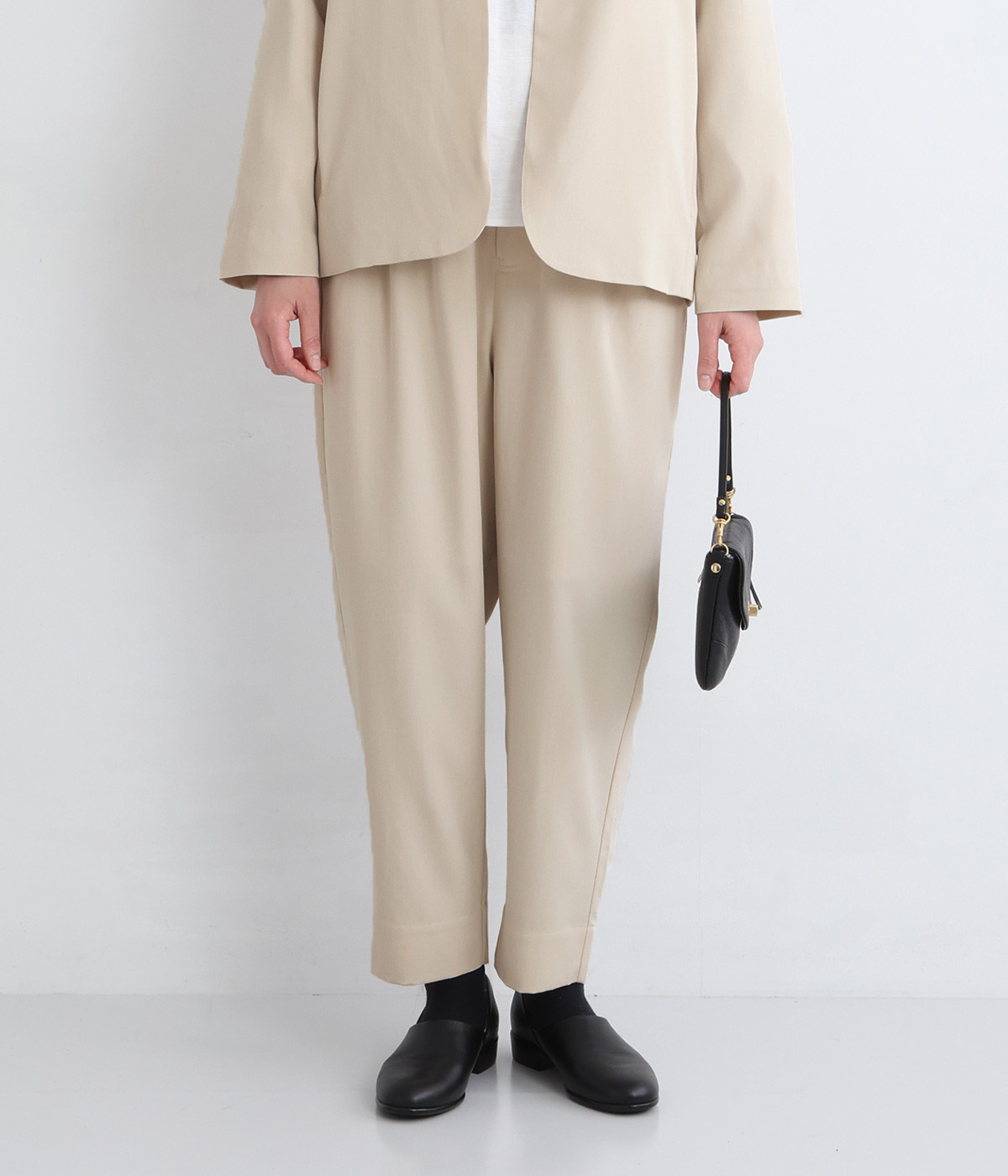 ストレッチレーヨン　テーパードパンツ(ライトベージュ-ONESIZE)