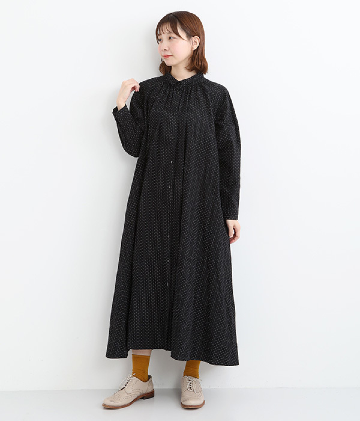 ピンドットクリンクル　ネックギャザーワンピース(ブラック-ONESIZE)