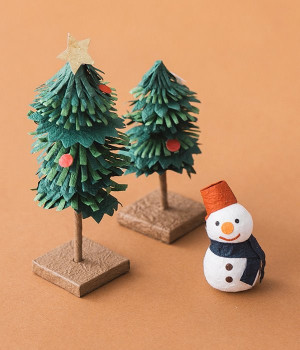 もみの木と雪だるま