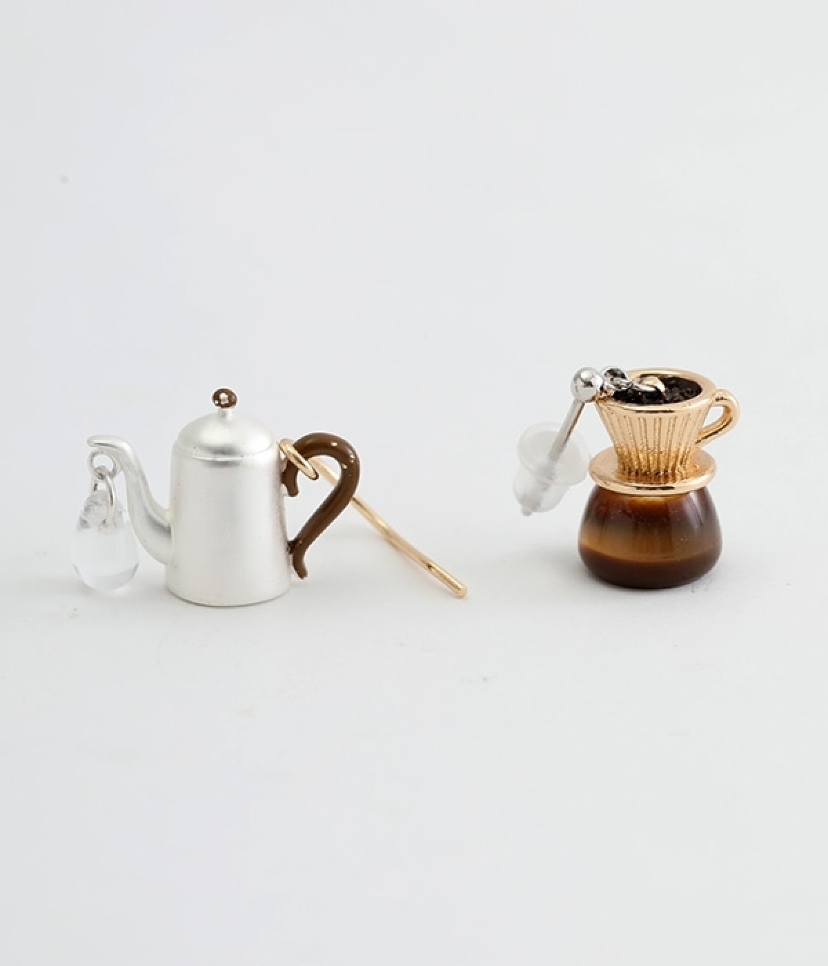 ドリップコーヒーのピアス(ゴールド-ONESIZE)