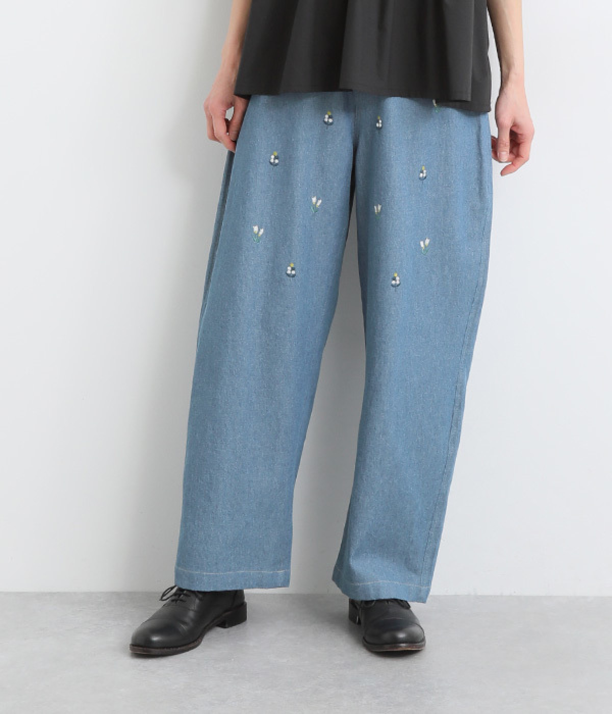 ボタニカル刺繍デニムストレートパンツ(フェード-ONESIZE)