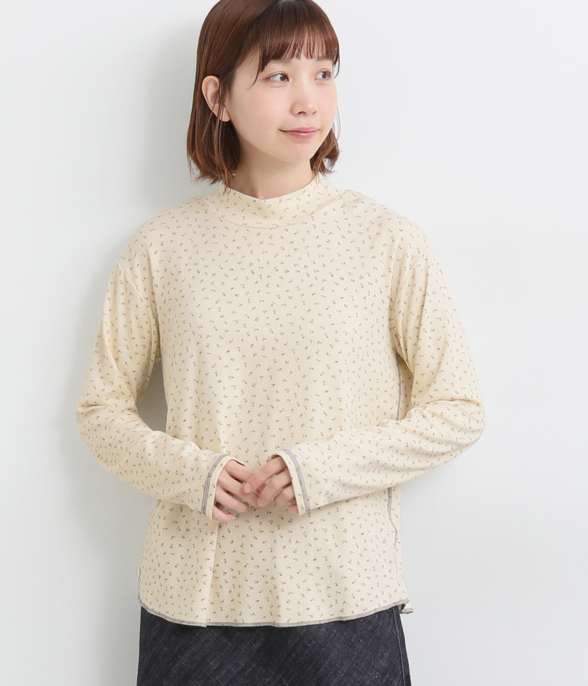 アソート柄モックネックトップス(アイボリーフラワー-ONESIZE)