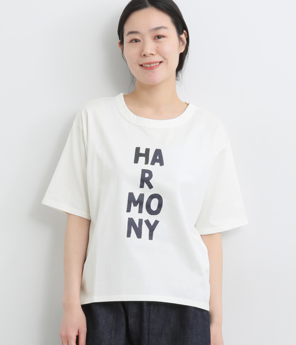 HARMONYロゴプリントTシャツ(オフホワイト×ダークネイビー-ONESIZE)