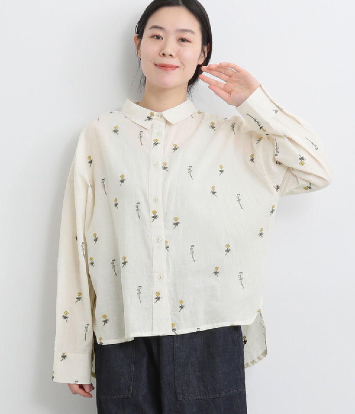 シロツメクサ刺繍シャツ(キナリ-ONESIZE)